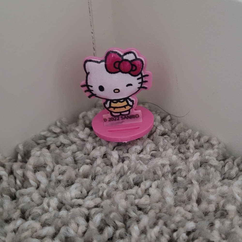 4 for 15 hello kitty character.